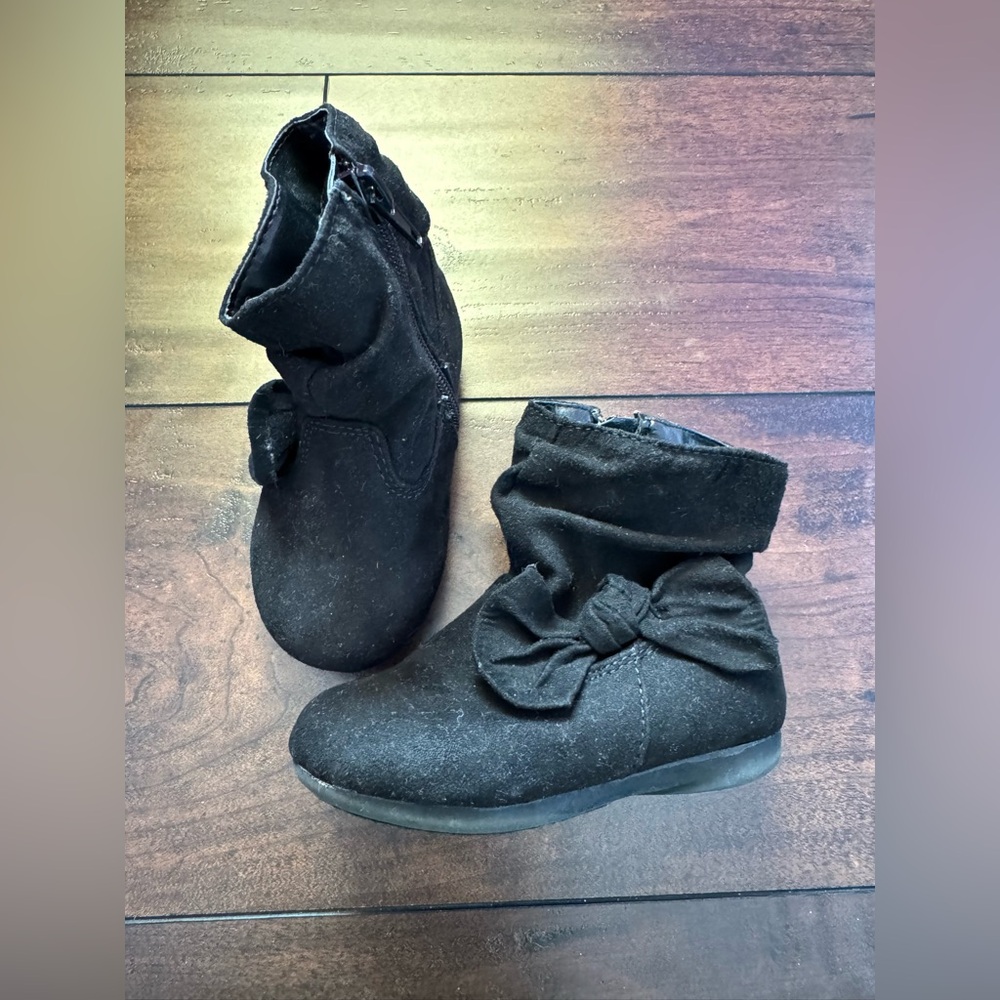 Baby Girl Black Boots with Bows Size 5